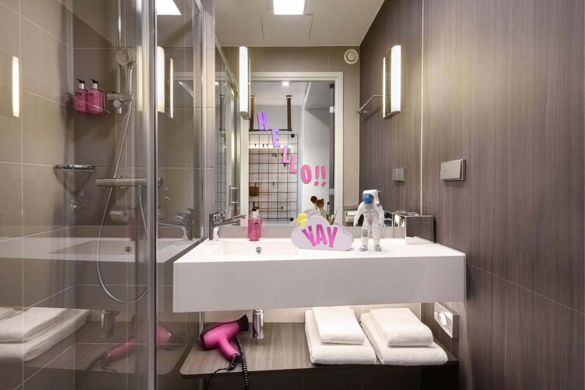 Moxy Stuttgart Feuerbach Hotel Ngoại thất bức ảnh